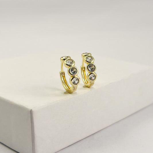 Huggies 4 zirconias chapa de oro 1,5 cm