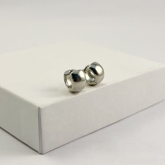 Huggies chapa de oro anchas plateadas 1 cm