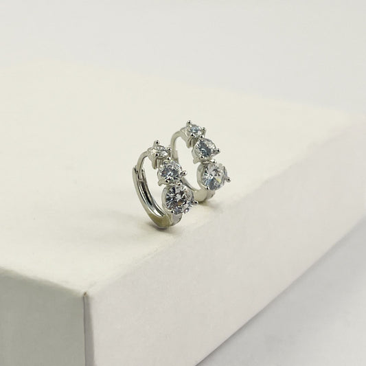 Huggies chapa de oro 3 zirconias circulares plateado 1,2 cm