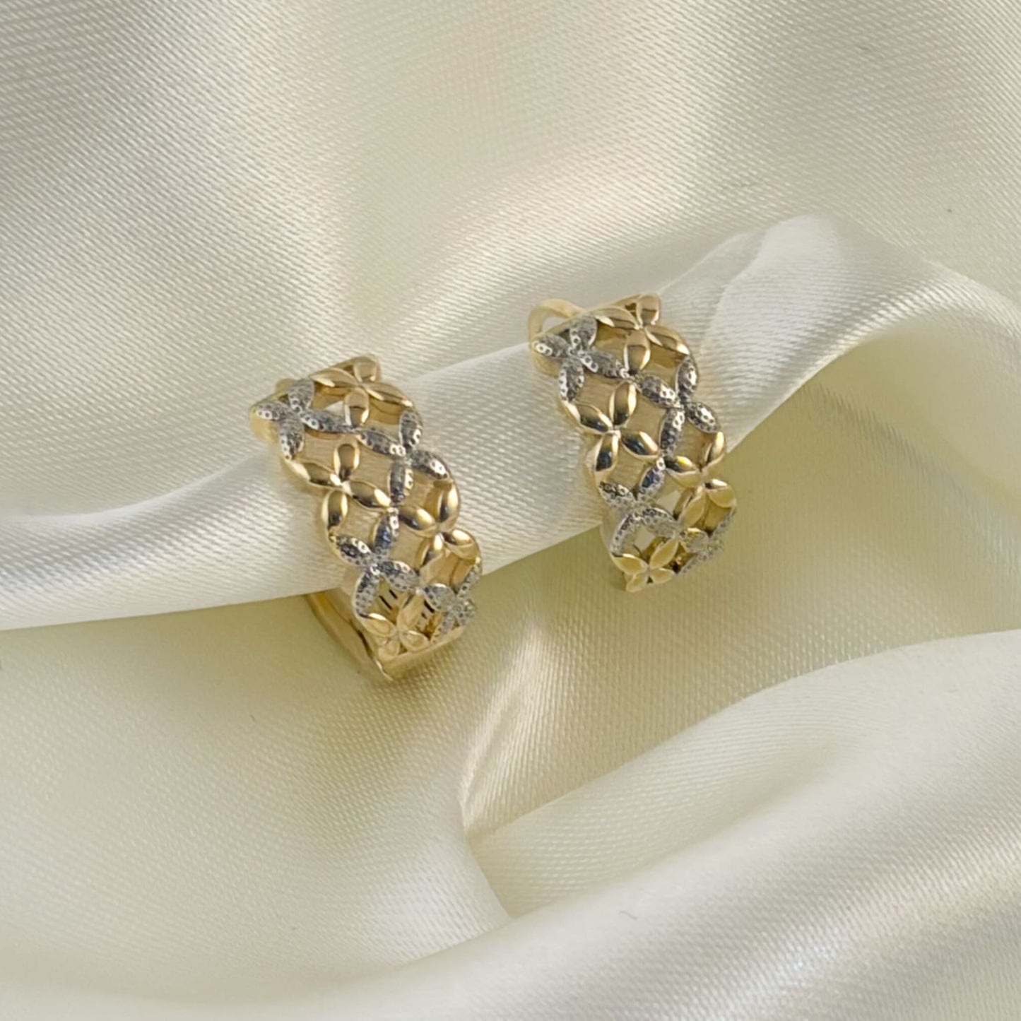 Huggies chapa de oro gruesas zirconias