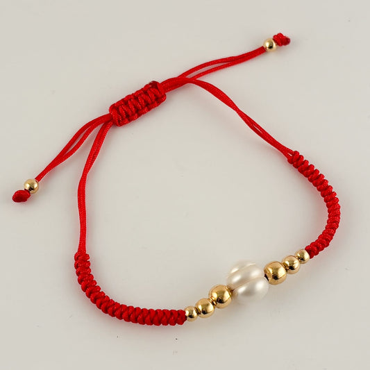 Pulsera hilo rojo ajustable perla natural bolita chapa de oro