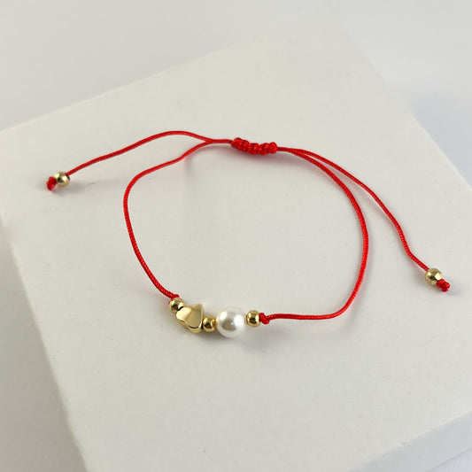 Pulsera hilo rojo corazon perla chapa de oro