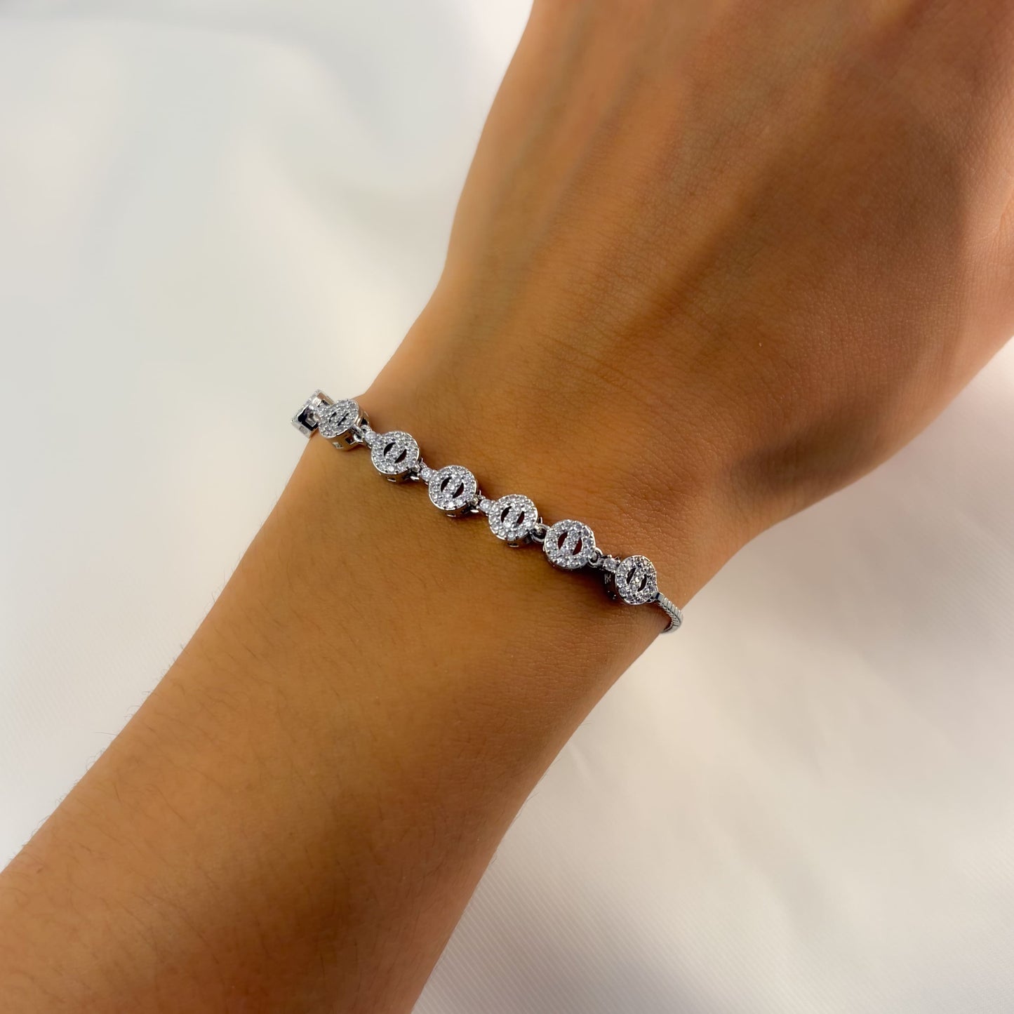Pulsera plateada zirconias ruedas ajustable chapa de oro