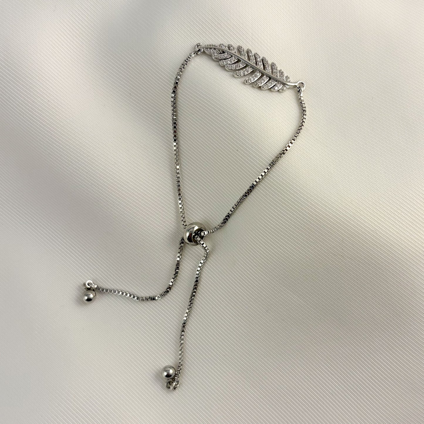 Pulsera plateada hoja zirconias chapa de oro ajustable