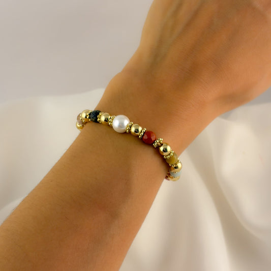 Pulsera hilo ajustable piedras naturales y perlas chapa de oro