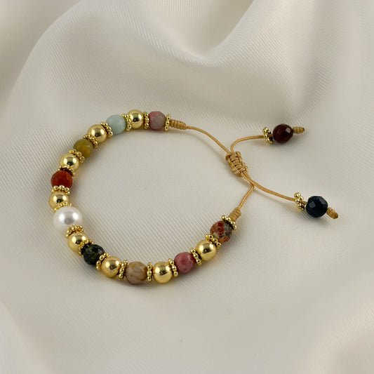 Pulsera hilo ajustable piedras naturales y perlas chapa de oro