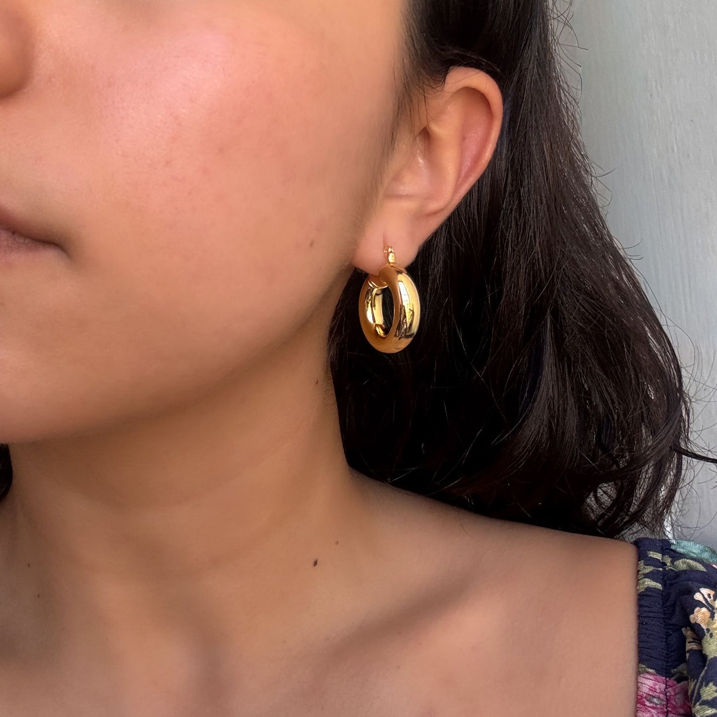 Arracadas chunky chicas chapa de oro 2.5 cm