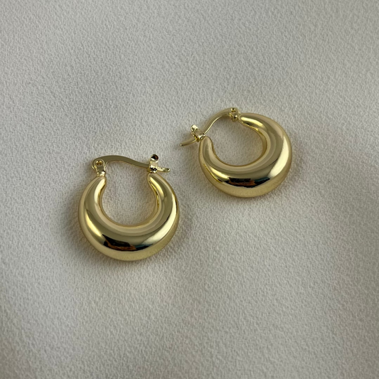 Arracadas chunky media luna 2 cm chapa de oro