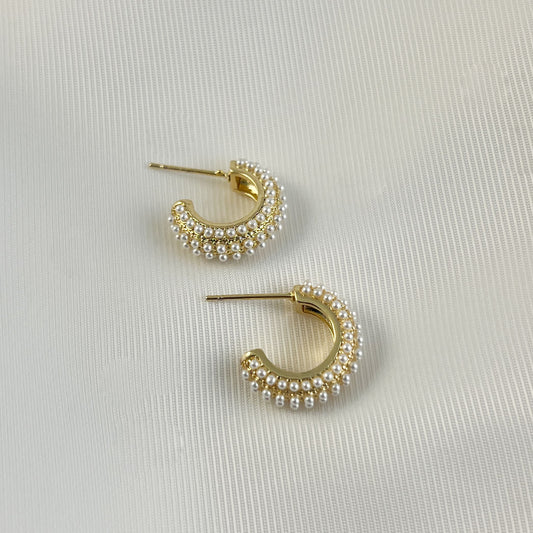 Arracada perlitas incrustadas chapa de oro 1,8 cm