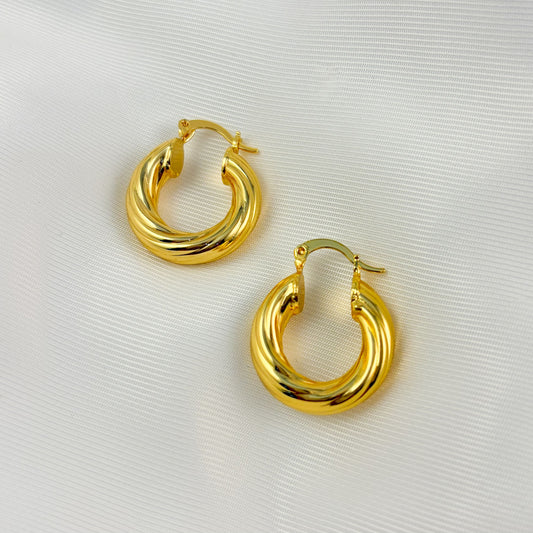 Arracadas chapa de oro chunky torcidas 2,4 cm