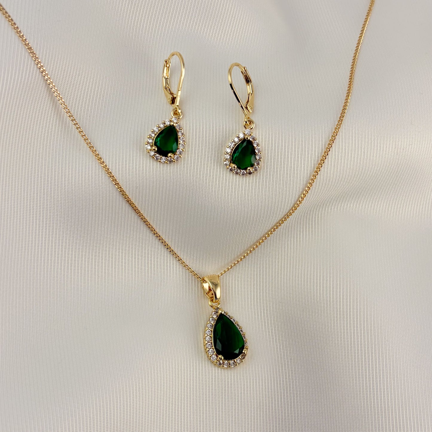 Set aretes y collar gota verde zirconias chapa de oro