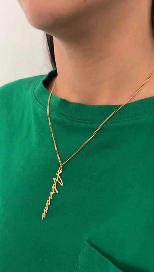 Collar personalizado de nombre vertical en chapa de oro cadena de acero inoxidable