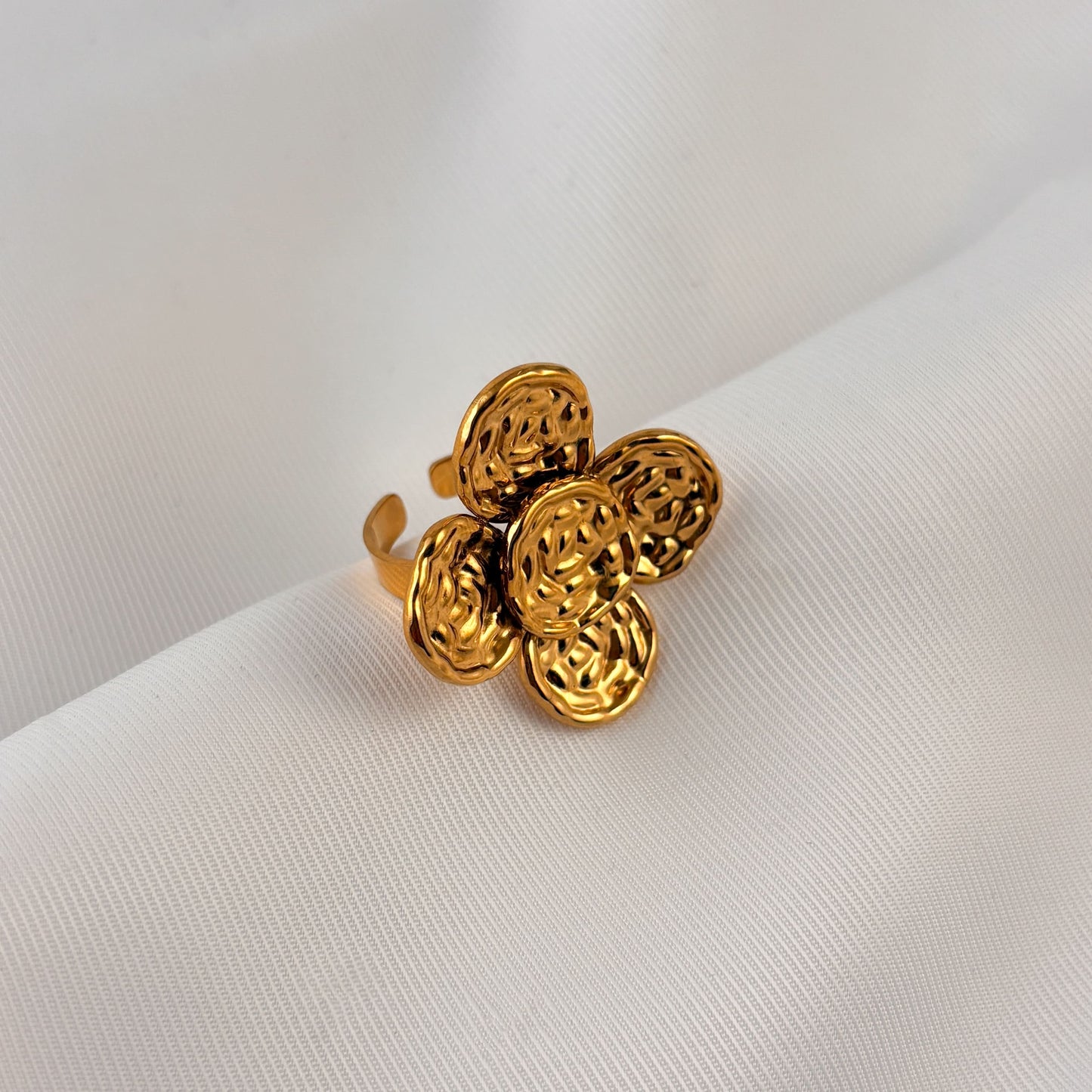 Anillo flor acero inoxidable dorado brillante 4 pétalos
