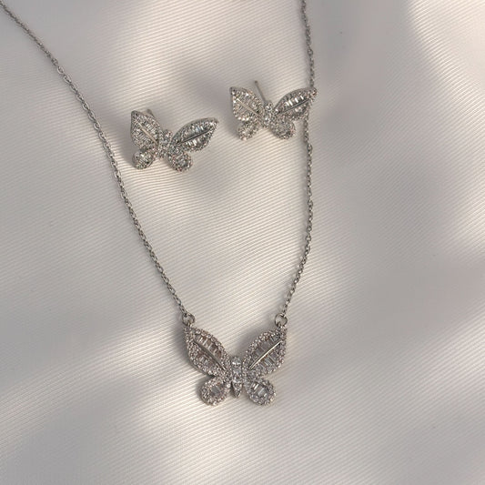 Set collar y aretes mariposa zirconias baño de rodio