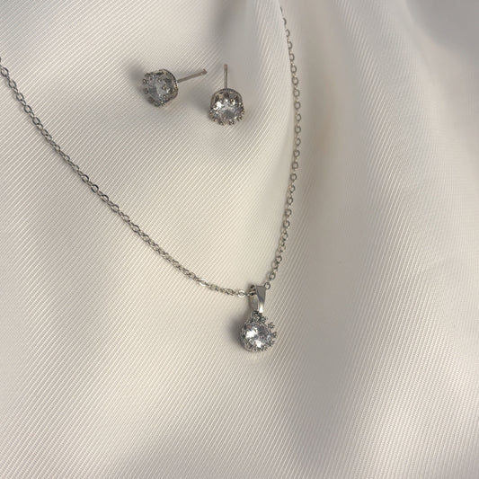 Set aretes y collar baño de oro zirconia sencilla