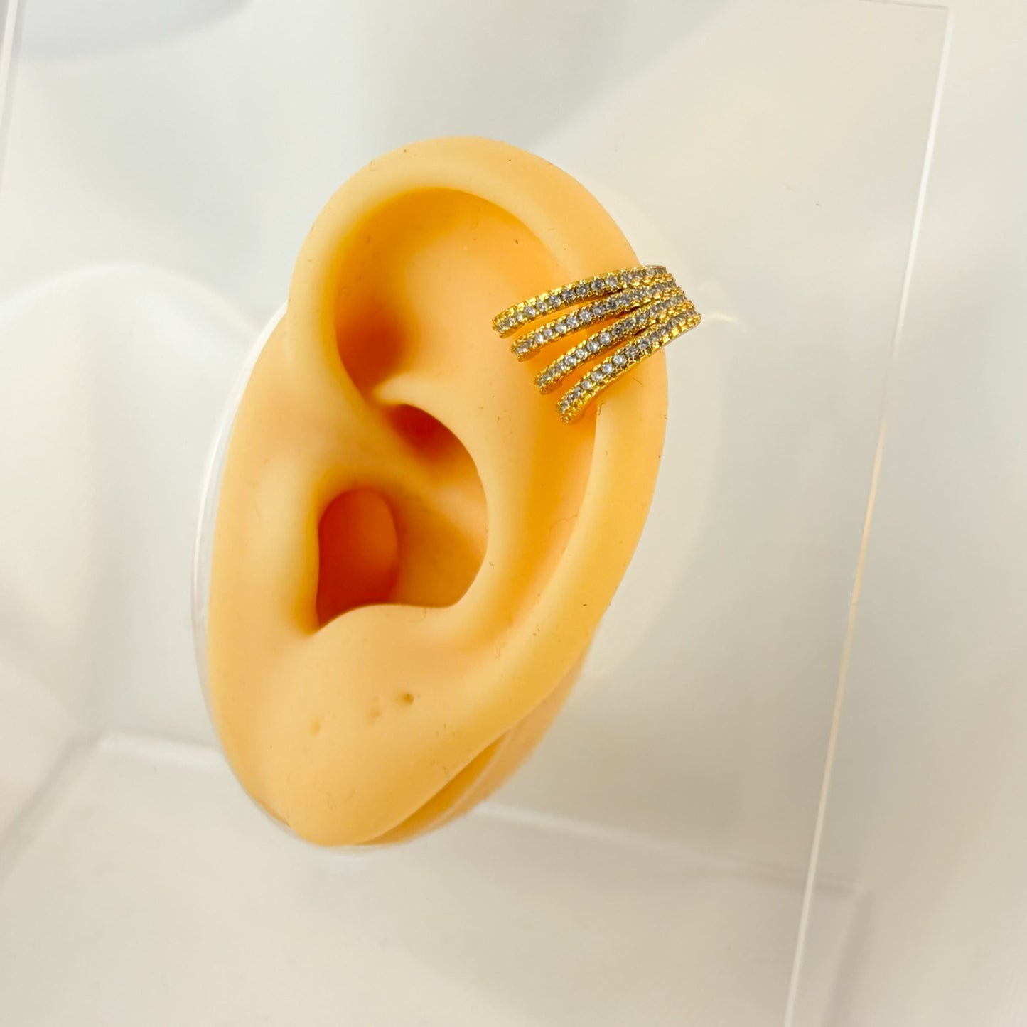 Ear cuff chapa de oro 4 filas zirconias
