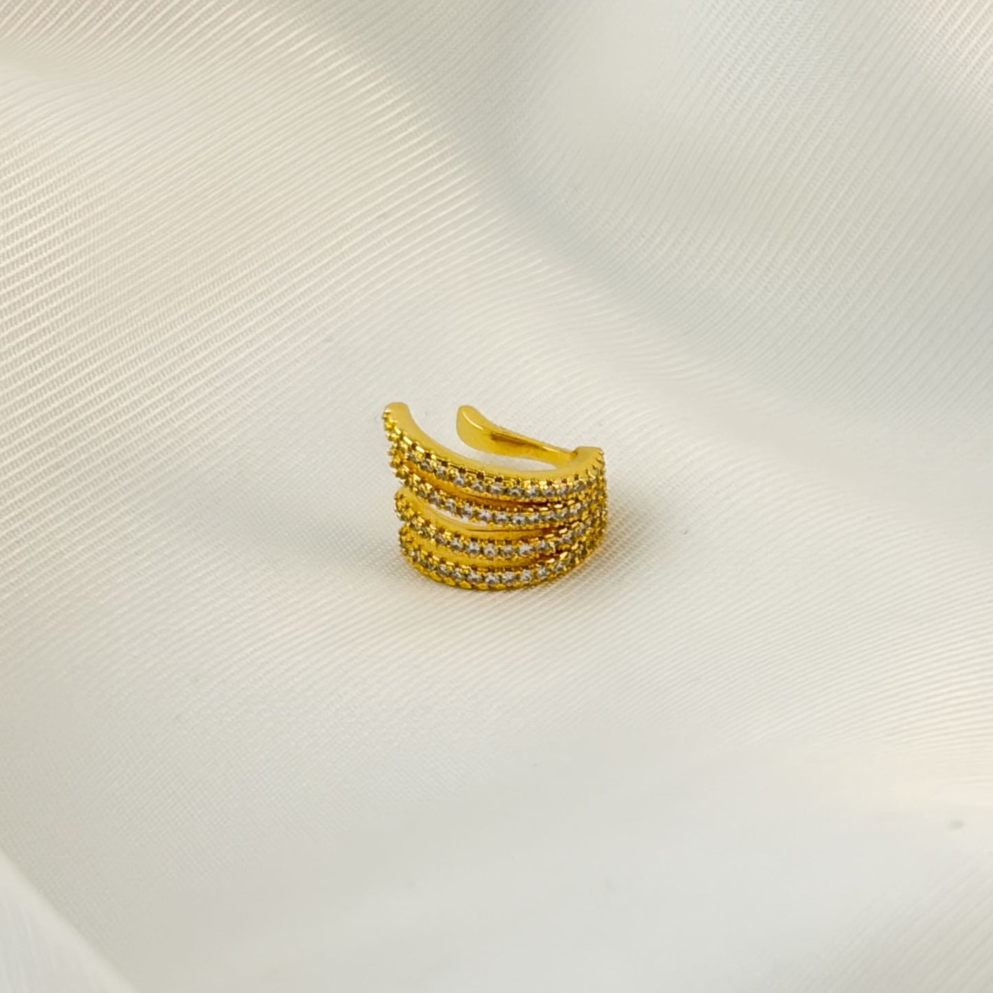 Ear cuff chapa de oro 4 filas zirconias