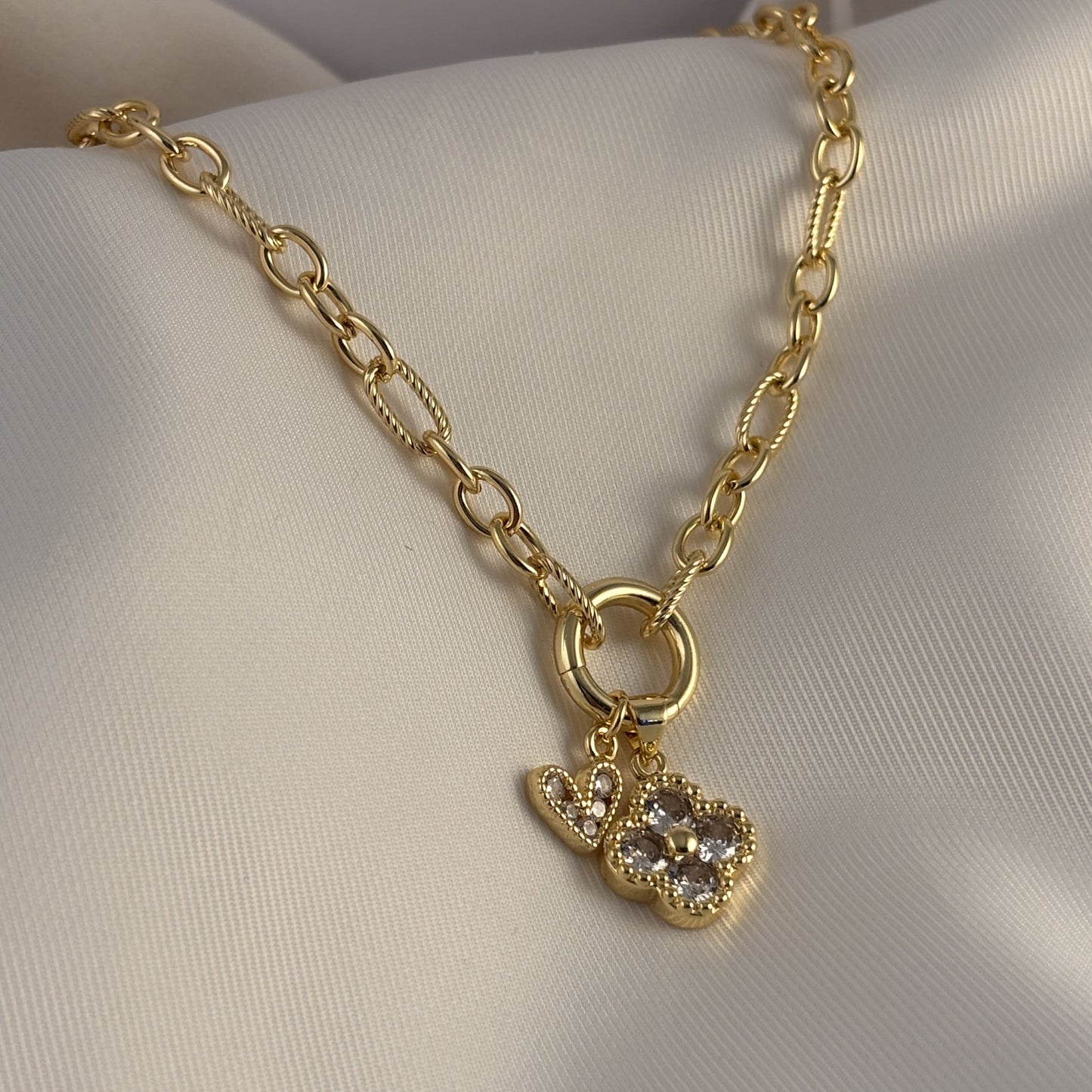 Collar broche dije trébol chapa de oro