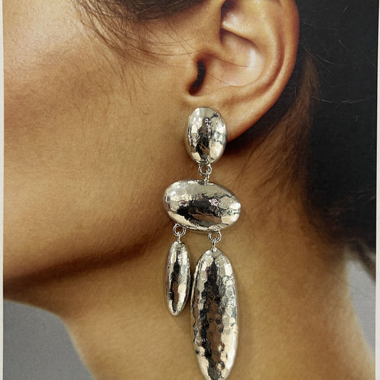 Arete maxi ovalos irregulares plateado