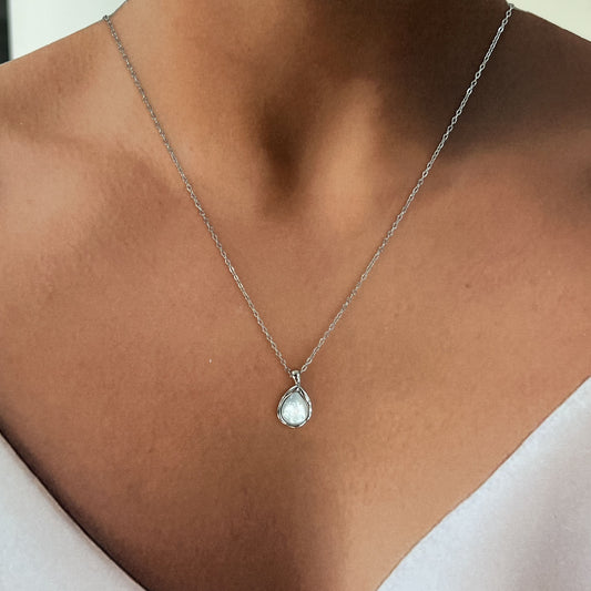 Collar acero gota con madre perla