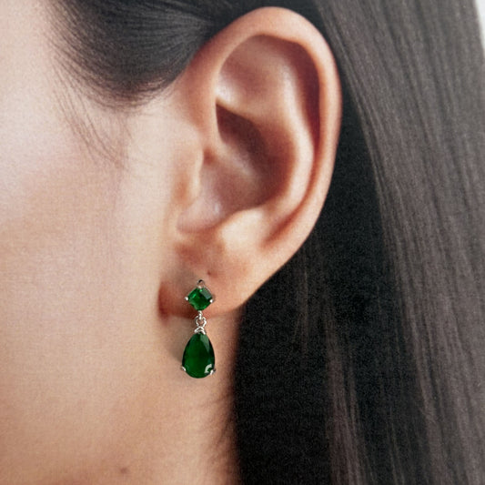 Arete zirconia verde lagrima colgante baño de oro plateado