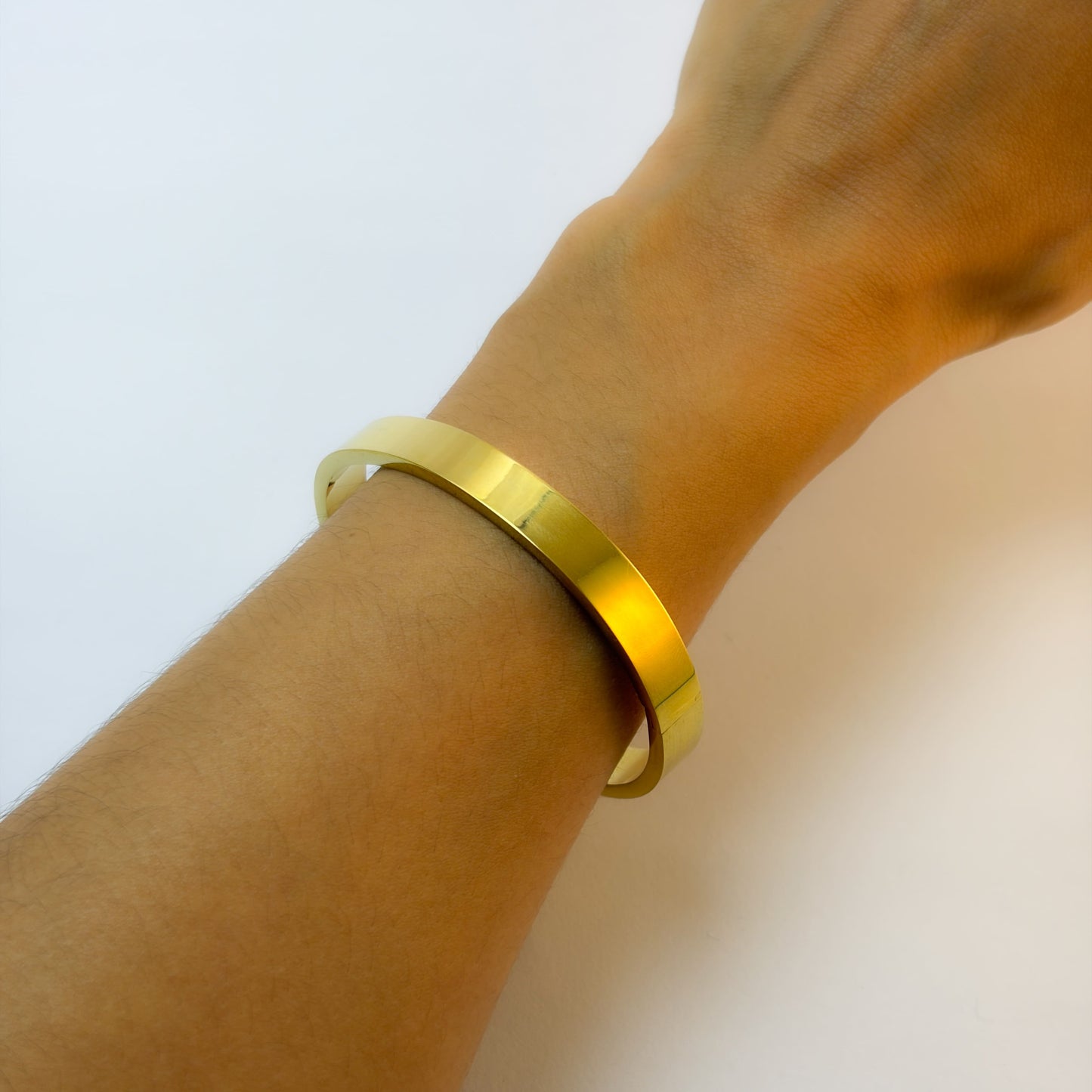 Brazalete pulido espejo cuadrangular acero premium 8 mm