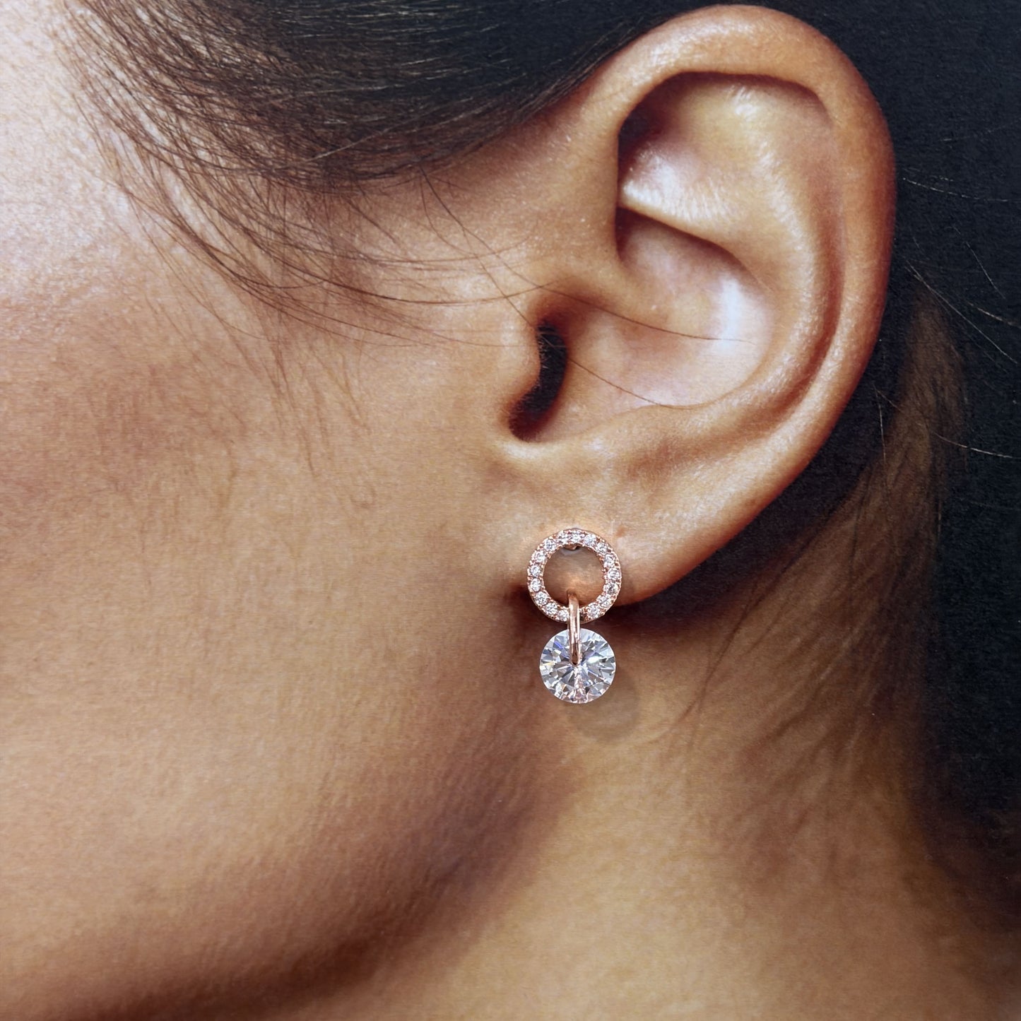 Arete pegado aro cristal colgante baño de oro