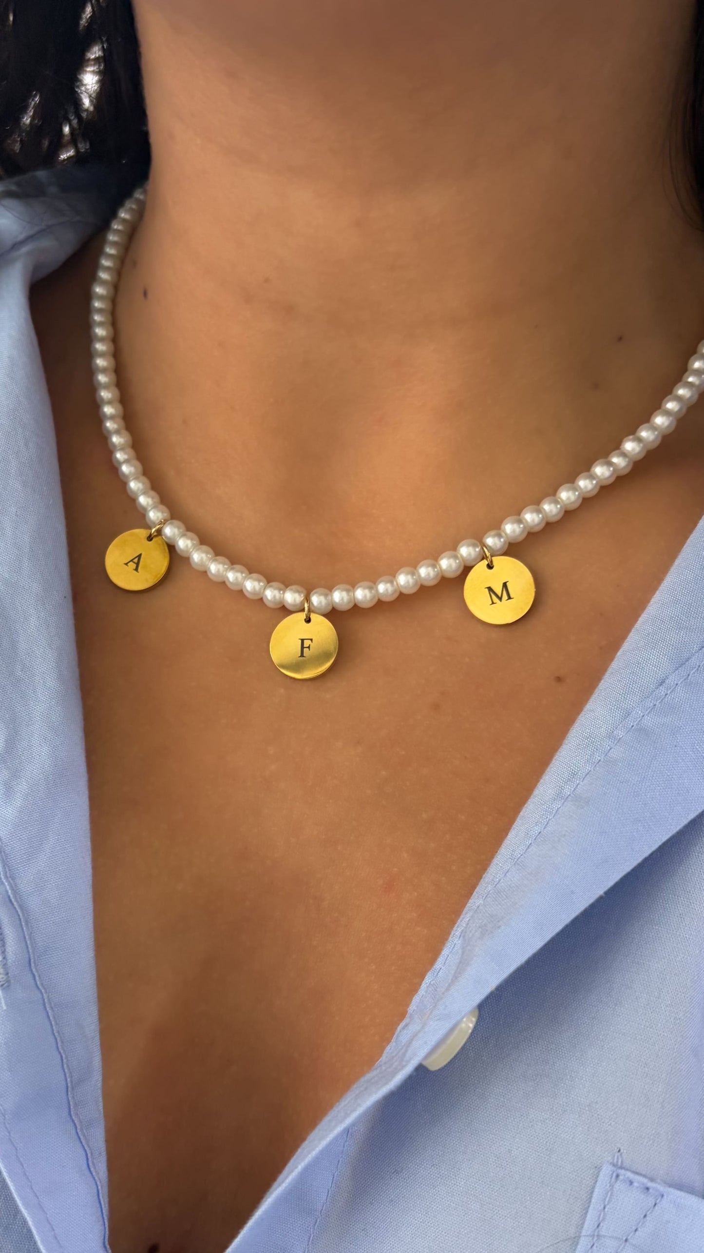 Collar personalizado perlas dijes con iniciales de hijos regalo día de las madres