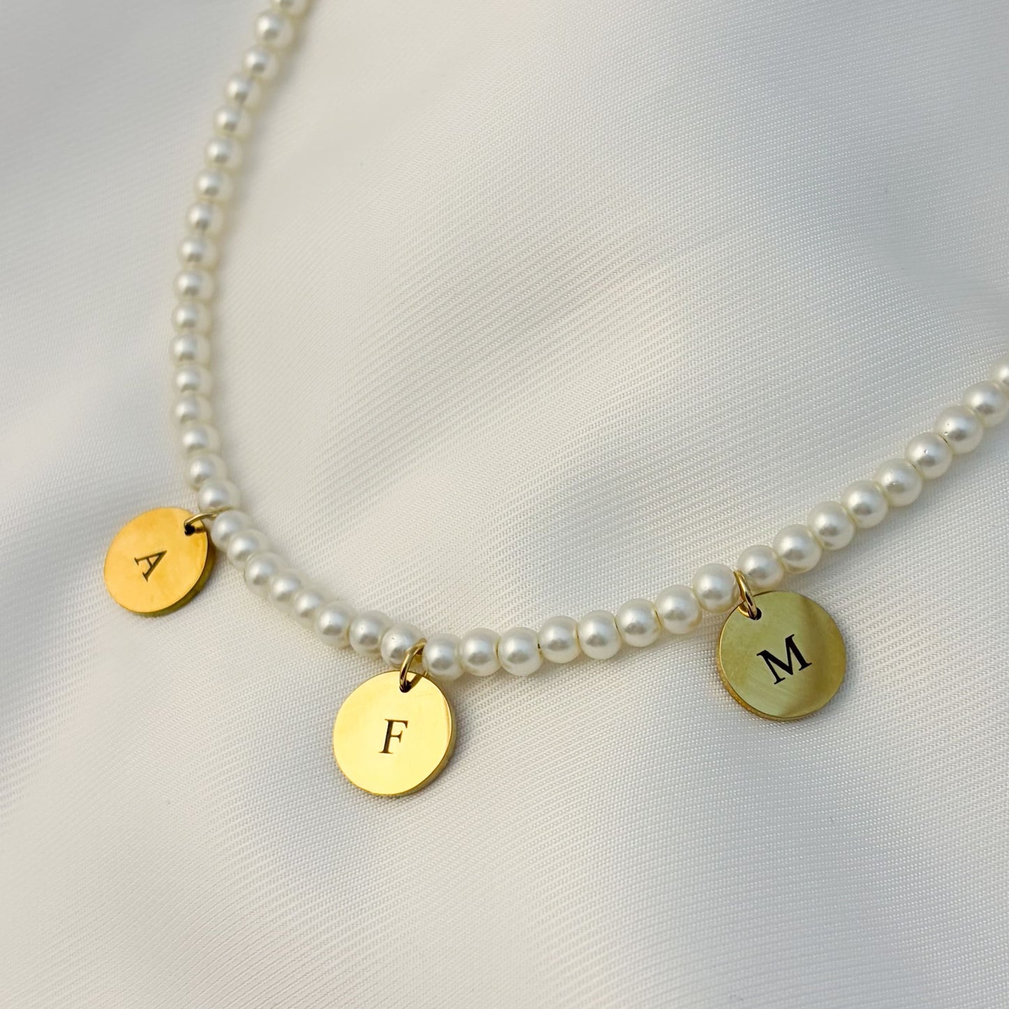 Collar personalizado perlas dijes con iniciales de hijos regalo día de las madres