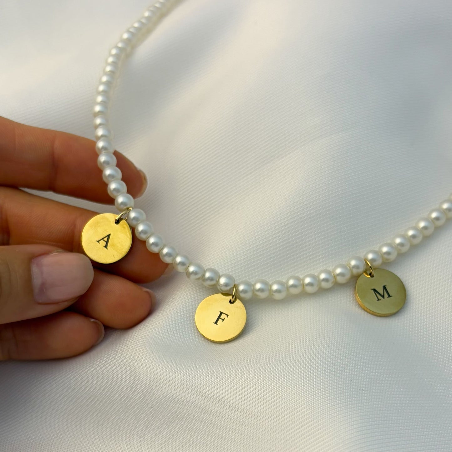 Collar personalizado perlas dijes con iniciales de hijos regalo día de las madres