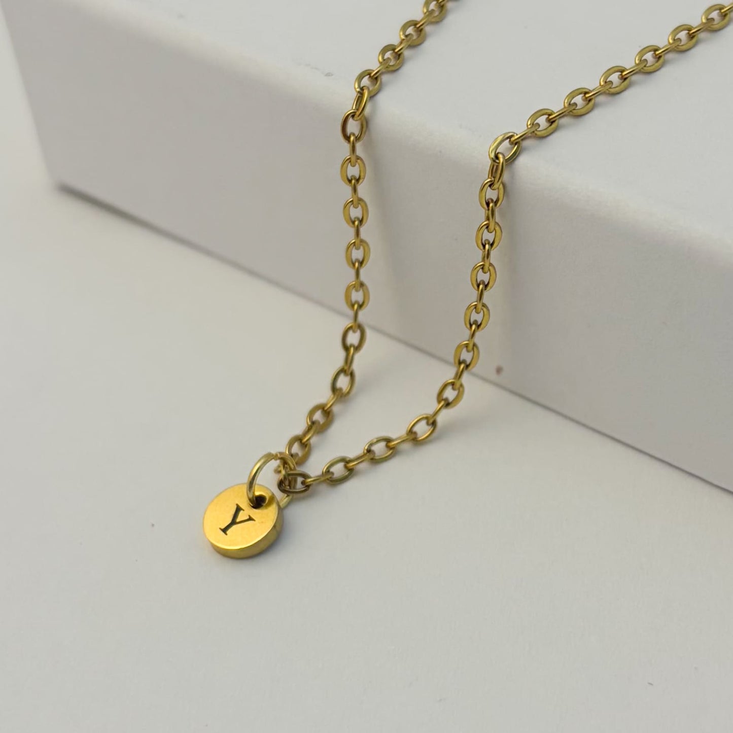 Collar personalizado con mini dijes iniciales de hijos regalo día de las madres