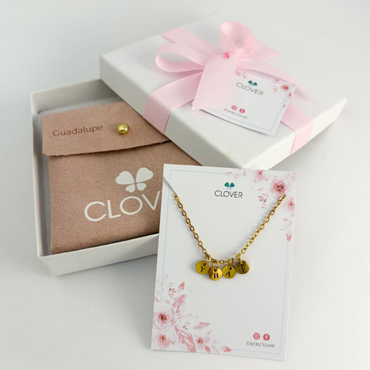 Collar personalizado con mini dijes iniciales de hijos regalo día de las madres