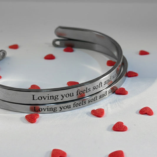 Pack 2 brazaletes personalizados con grabado láser +empaque especial y polaroids