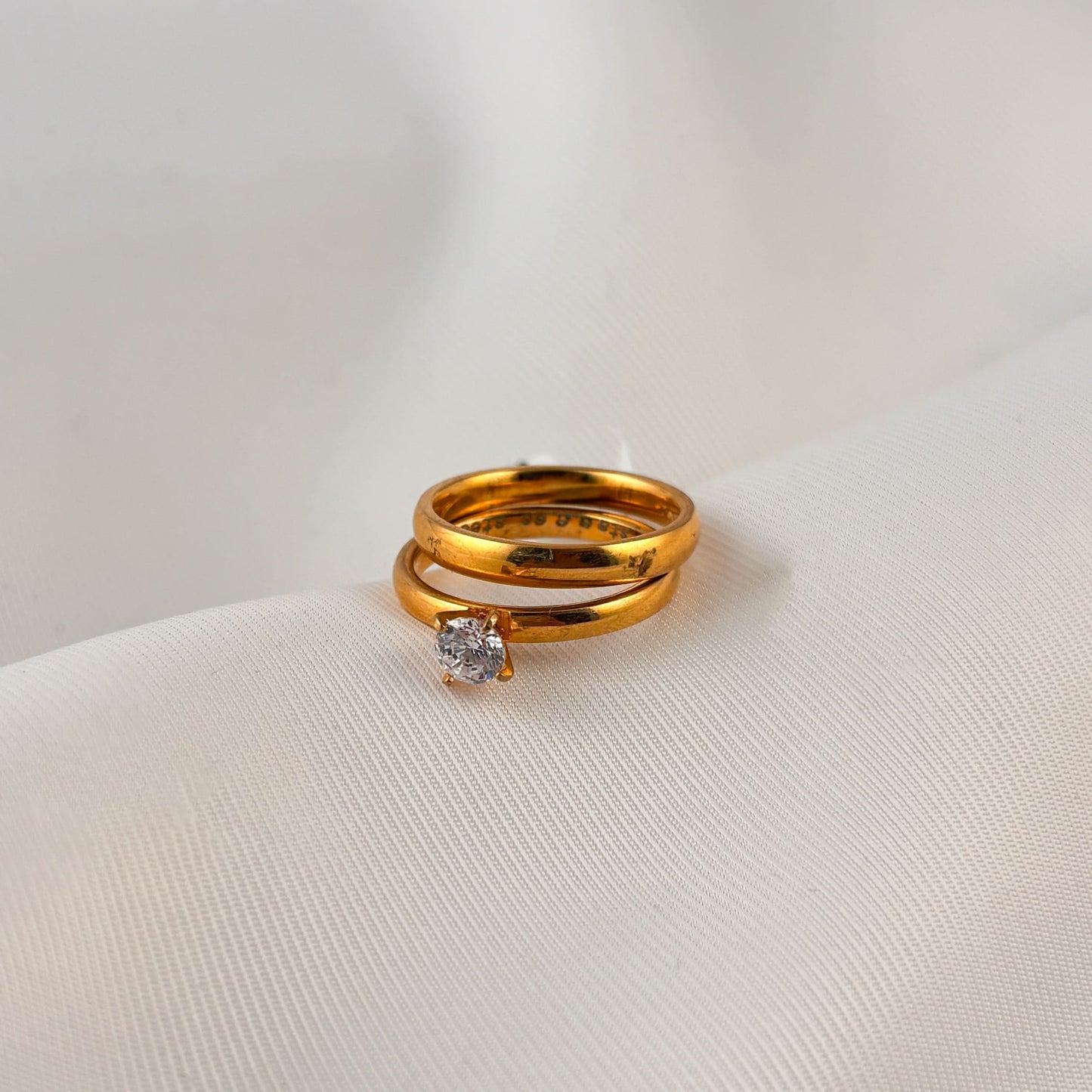 Set de anillos argolla y solitario acero inoxidable dorado #7