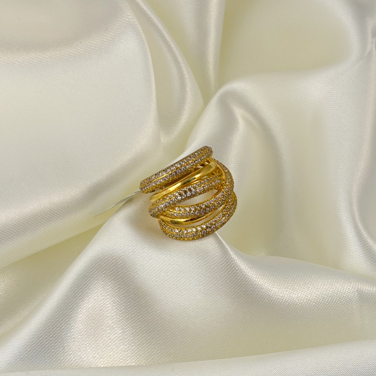 Anillo grueso chapa de oro zirconias 6 líneas entrelazadas