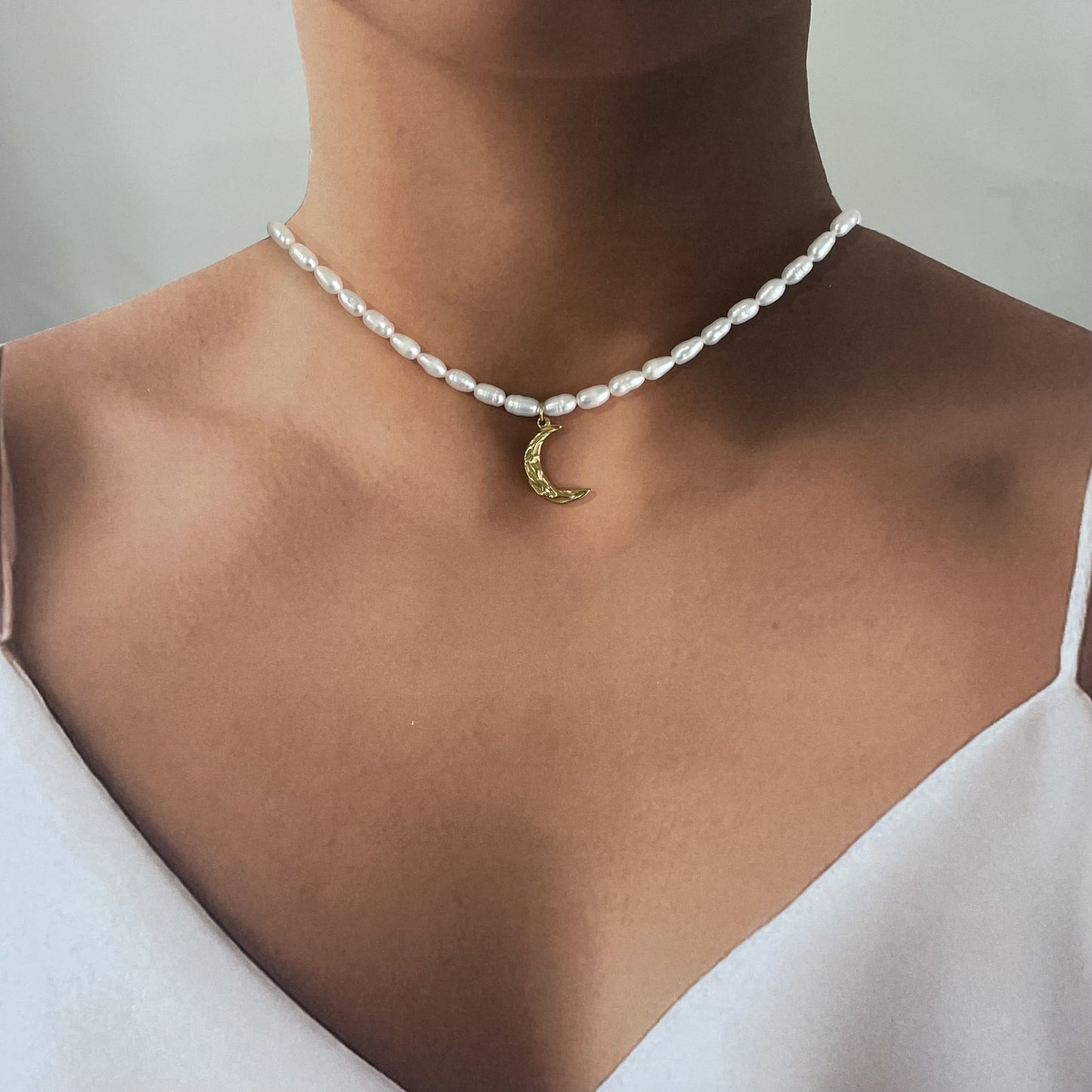 Collar perla natural dije luna acero premium