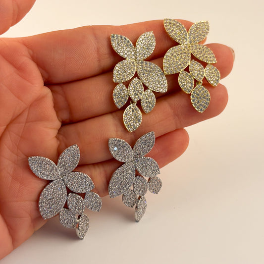 Aretes pegados con zirconias baño de oro mariposa hojas