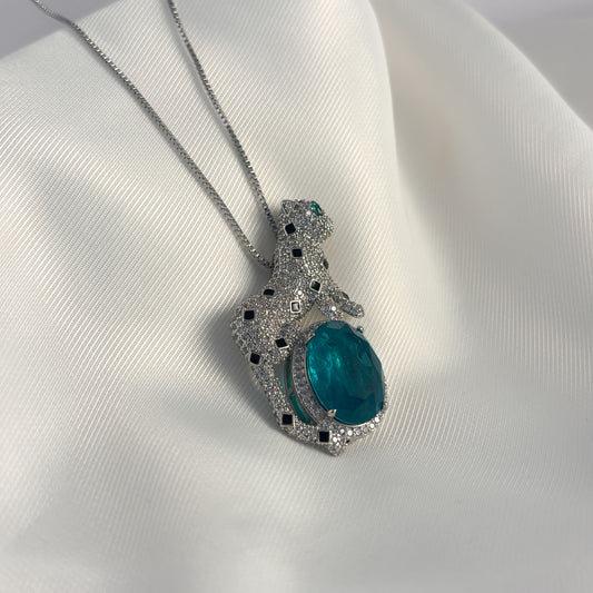 Collar de pantera cristal piedra verde