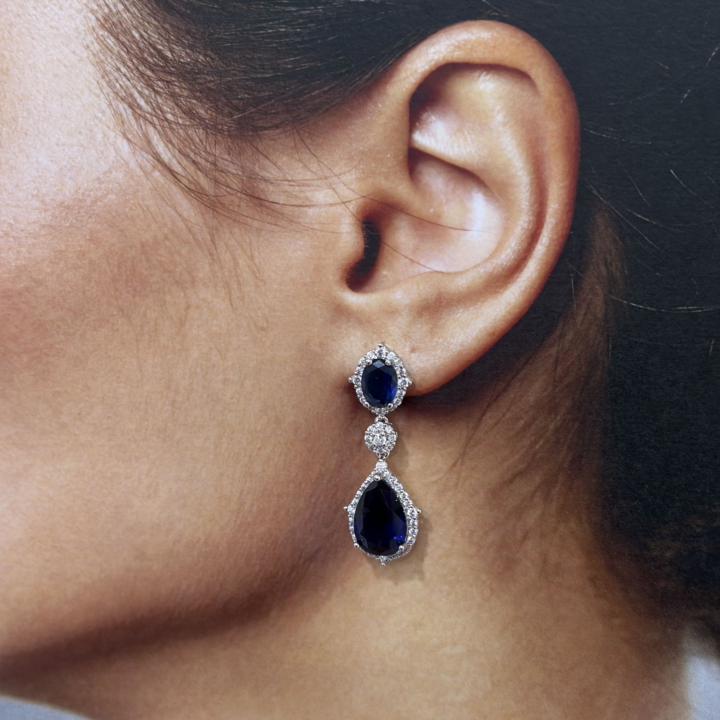 Arete largo gota zul uñas zirconias plateado baño de rodio