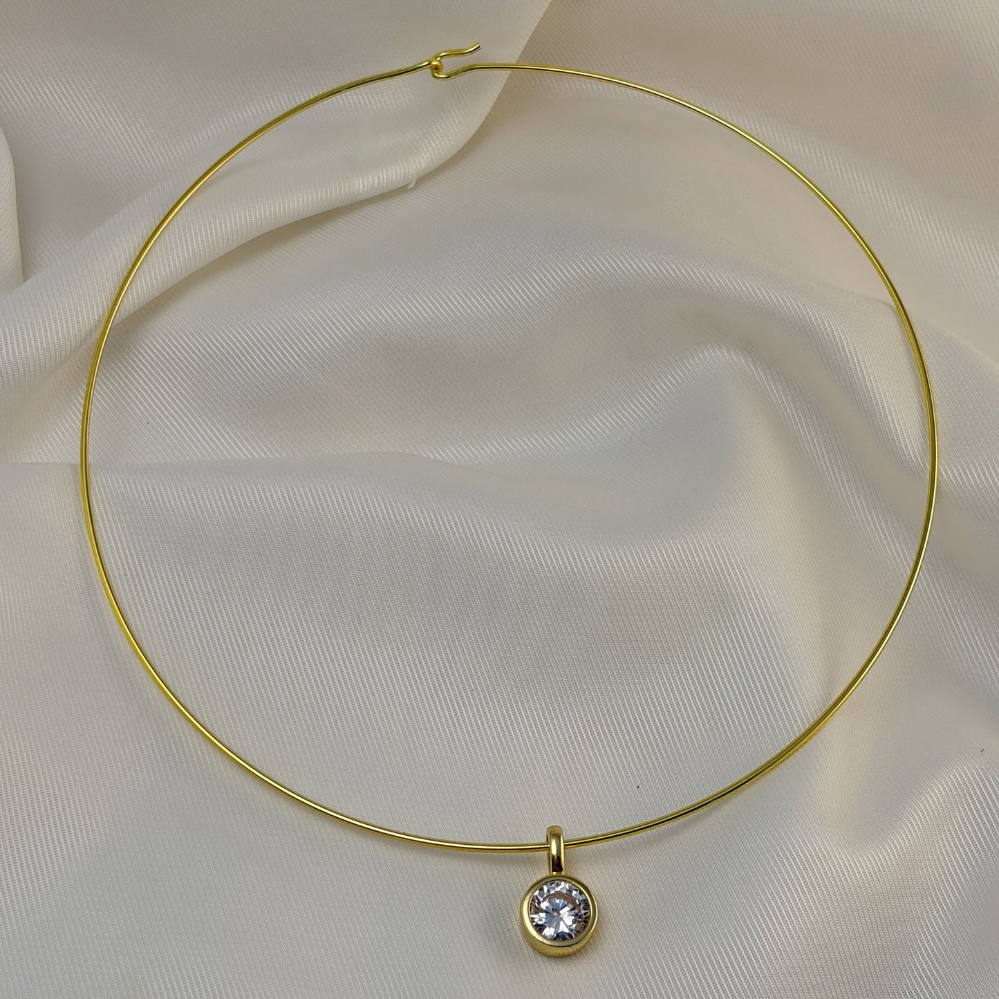 Gargantilla  aro con zirconia colgante chapa de oro