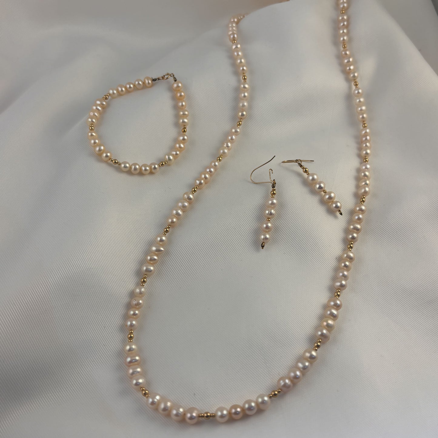 Set collar aretes y pulsera perla natural Oro 10k