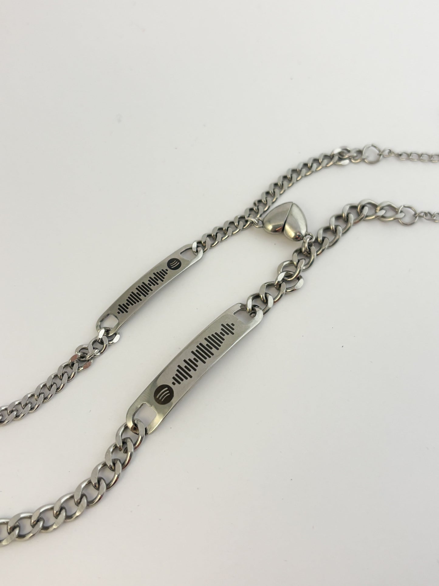 Pack de 2 Pulseras personalizadas para pareja imán de corazón