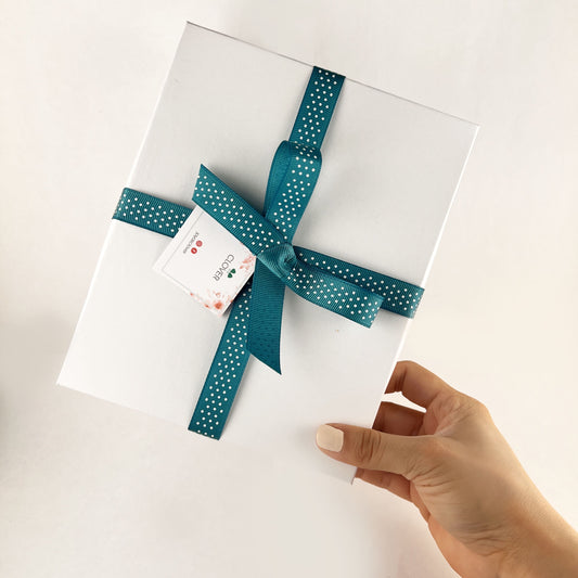 Caja grande con listón para joyería