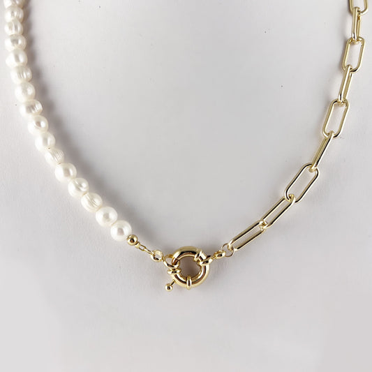 Collar mitad cadena y perla natural broche marino chapa de oro
