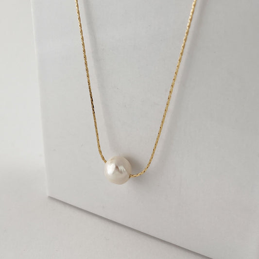 Collar perla natural sencilla chapa de oro